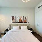 Dubai Canal View And Burj Khalifa View Studio In Business Bay
