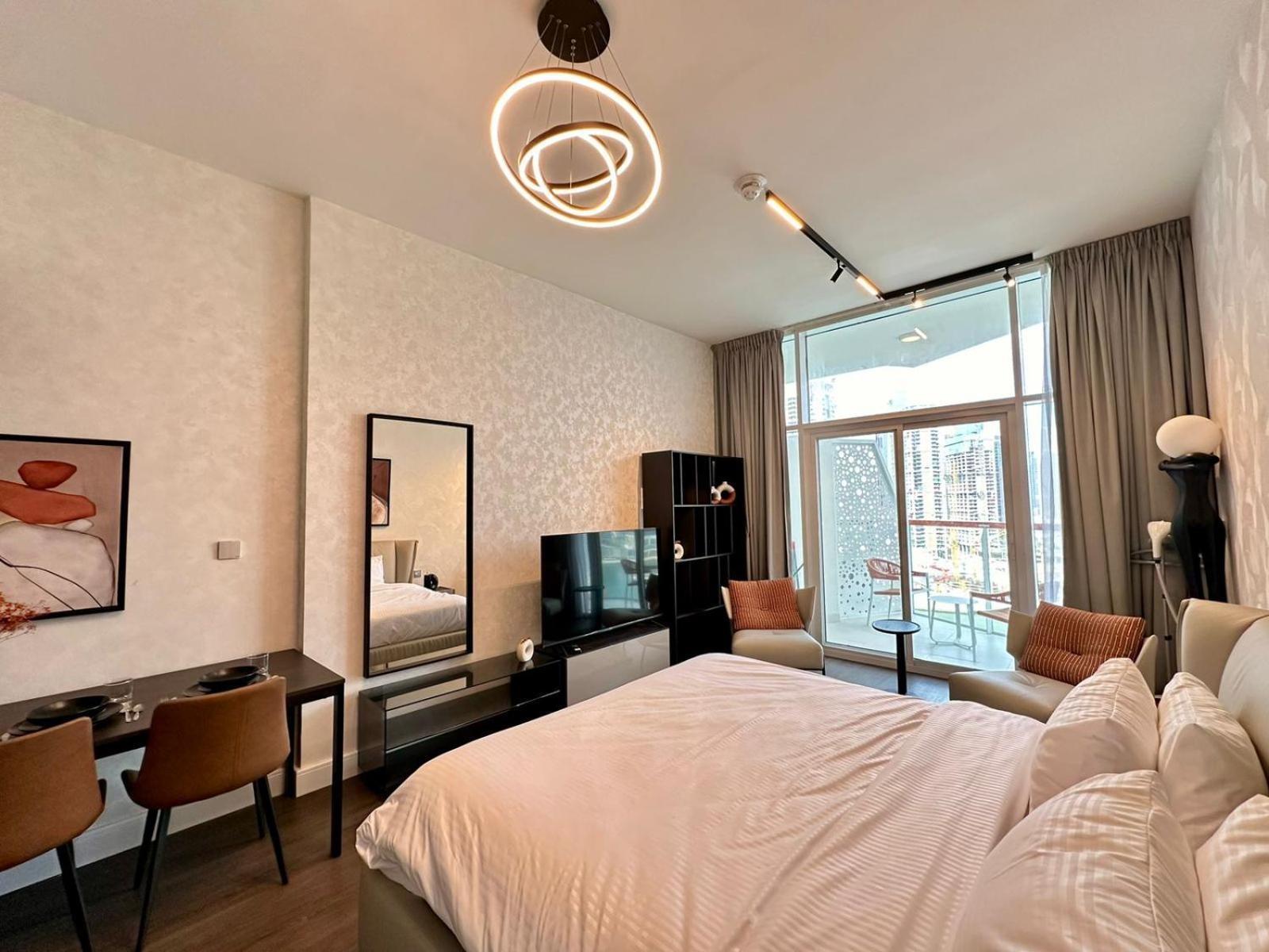 Canal View And Burj Khalifa View Studio In Business Bay * Dubai