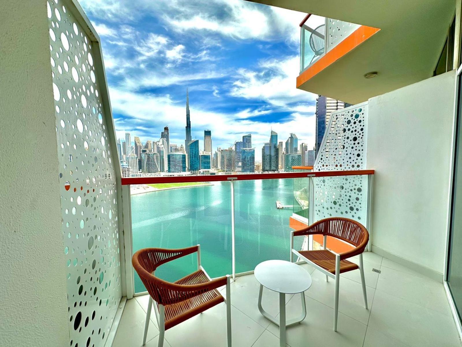 Canal View And Burj Khalifa View Studio In Business Bay