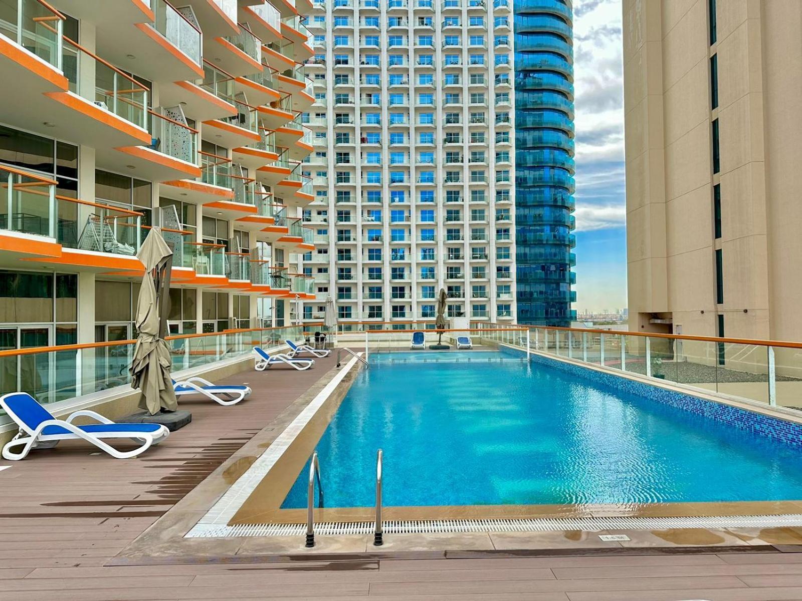 Apartment Canal View And Burj Khalifa View Studio In Business Bay