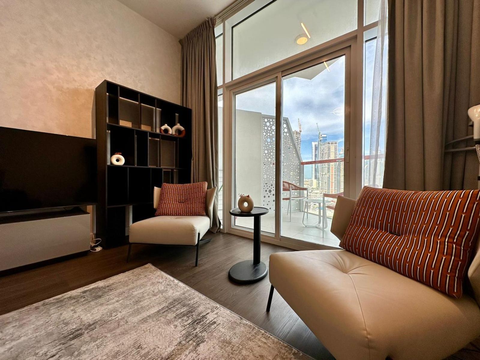 Canal View And Burj Khalifa View Studio In Business Bay Dubai