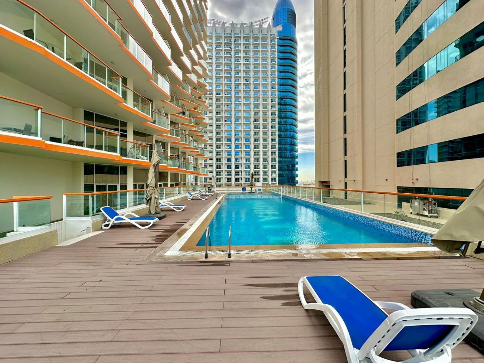 Canal View And Burj Khalifa View Studio In Business Bay Apartment